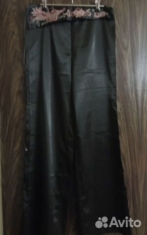 Брюки китайские атласные с поясом 44 размер новые Брюки китайские атласные с поясом 44 размер новые