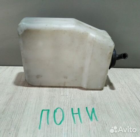 Бачок расширительный Hyundai Pony, 1993г Бачок расширительный Hyundai Pony, 1993г