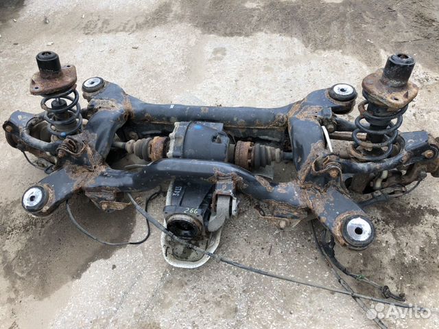Задний подрамник в сборе на Volkswagen Passat b5+