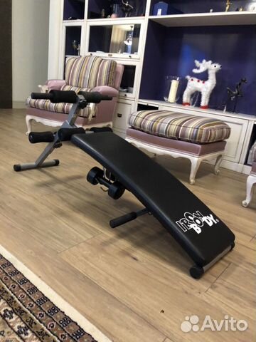 Скамья для пресса iron body с гантелями Скамья для пресса iron body с гантелями
