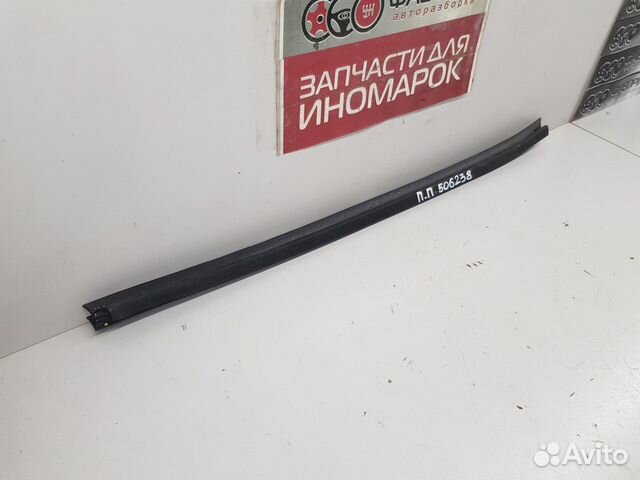 Накладка двери передняя правая (Hyundai Equus)