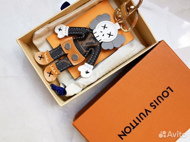 Стильный аксессуар брелок Louis Vuitton
