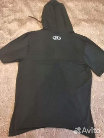 Футболки с капюшоном Under Armour Футболки с капюшоном Under Armour