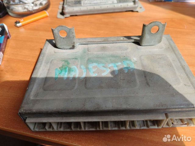 Блок управления двс Тойота Маджеста