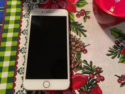 Телефон iPhone 7 plus 32gb gold