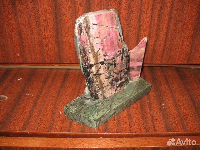 Камни (яшма, кварц, флюорит)