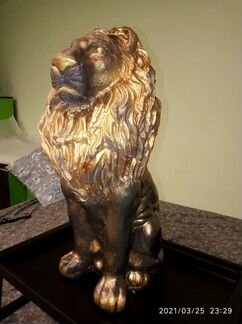 Статуэтки львы