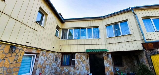 Дом 213,9 м² на участке 2 сот.