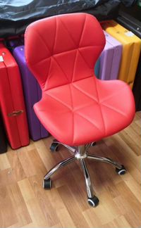 Стул косметолога со спинкой