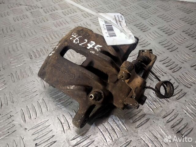 Задний правый суппорт Transporter T4