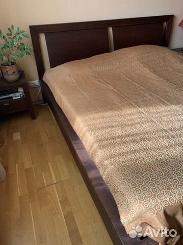 Кровать двухспальная с матрасом 180 на 200