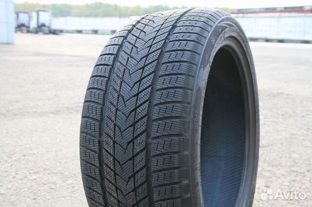 Roadmarch Winter XPro 999 305/40 R20