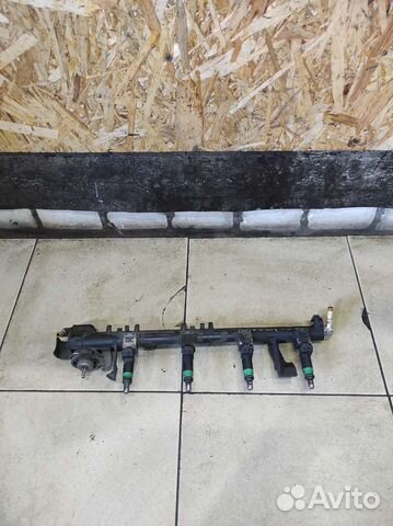 Рампа топливная с форсунками Ford Fiesta MK5 fyja