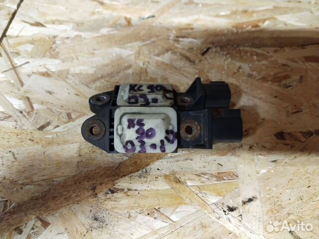 Вольво XC90 2003-2014 датчик удара передний