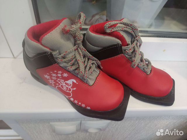 Коньки, лыжные ботинки