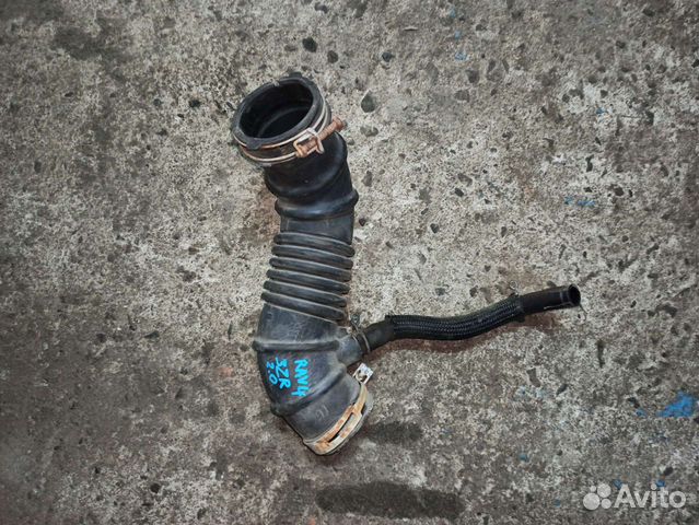 Патрубок дз Toyota Rav 4 30