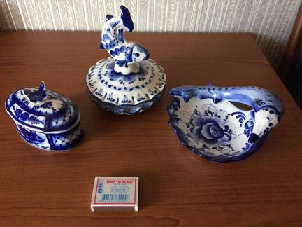 Шкатулка и икорница гжель по 600.С рыбкой продана