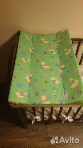 Пеленальная доска на кроватку