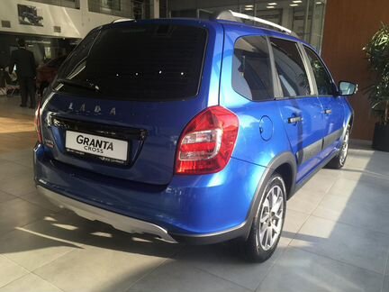 Lada Granta Cross синяя