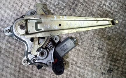 Стеклоподъемник задний левый Тойота Камри В30