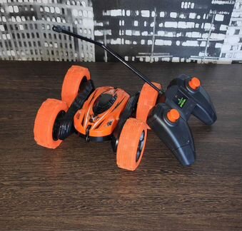 Машинка - перевертыш на пульте