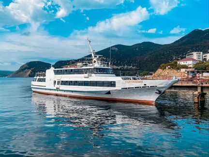 Морские прогулки,экскурсии,рыбалка