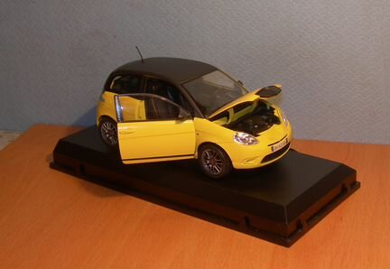 Коллекционная модель машины Lancia Ypsion N67