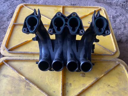 Коллектор впускной Volkswagen Touran 1T2 1.6 BSE