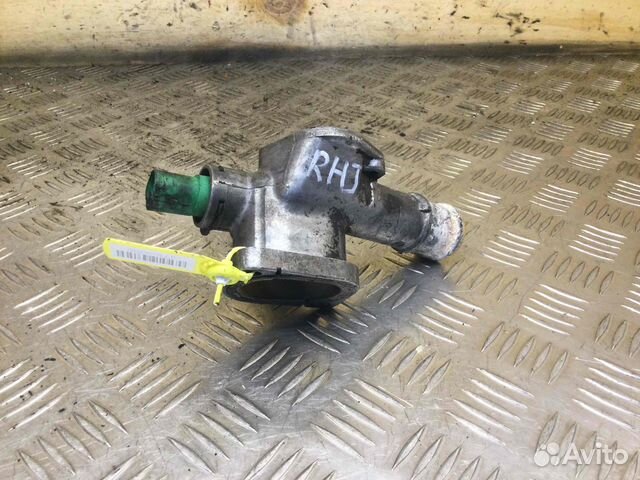 Фланец (тройник) системы охлаждения Ситроен Ц4 038