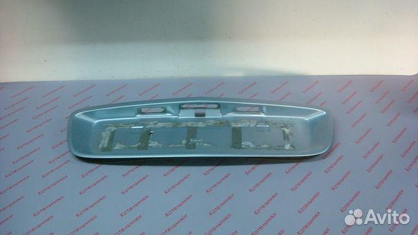 Nissan 90810-AU200 накладка крышки багажника