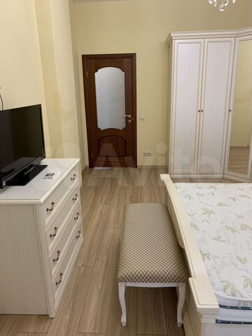 3-к. квартира, 100 м², 2/8 эт.