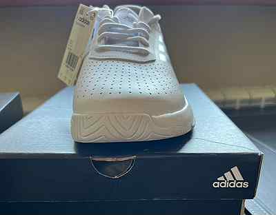Теннисные кроссовки Adidas р. 42