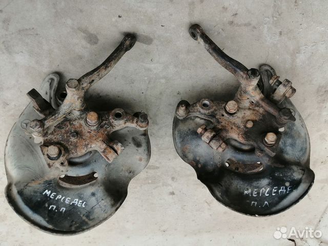 Кулак поворотный передний для Mercedes Benz 190