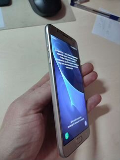 Смартфон Samsung J7 2016