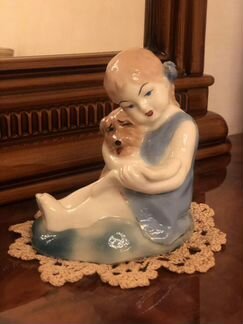 Статуэтка/фарфор/артель Керамик Девочка с книгой