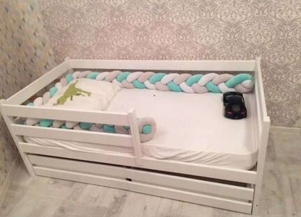 Детская кровать с ящиками из массива