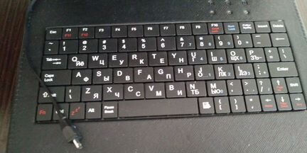 Чехол-клавиатура для планшета(новая)