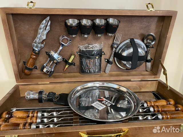 Набор шампуров в деревянном дипломате