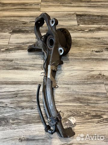 Поворотный кулак передний правый для Touareg