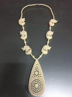 Костяные бусы