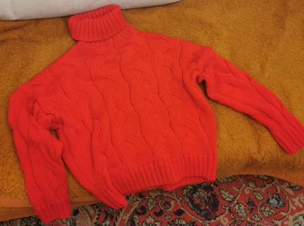 Свитер красный