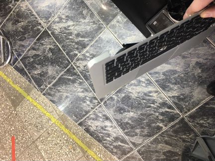 Топ в сборе клава радотает но без клавиши