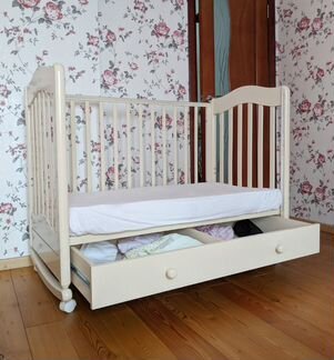 Детская кроватка-качалка