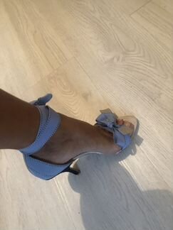 Босоножки новые