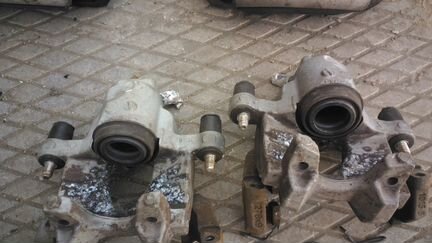 Суппорта колодки и диски,комплект на мерседес w204