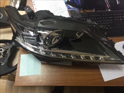 Правая фара на Лексус Rx350, Rx270 в идеале ксенон
