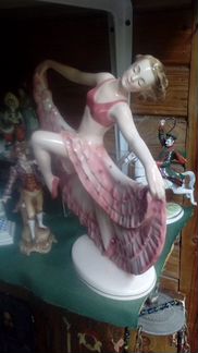 Фарфоровую статуэтку-Танцовщица,1920е гг Германия