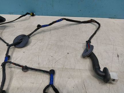 Проводка задней правой двери Hyundai Santa Fe 2