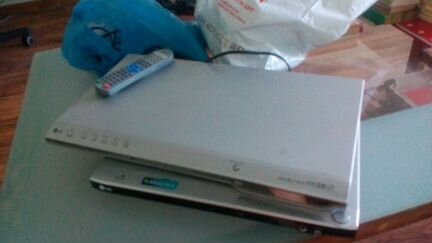 DVD проигрыватель с караоке почти новый
