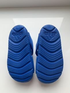 Сандалии Adidas новые